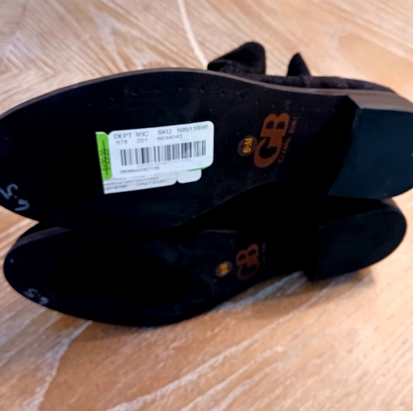 Gianni Bini Women's Black Suede Leather Ankle Flat Pull On Boot Size 6.5 NEW - Picture 6 of 7